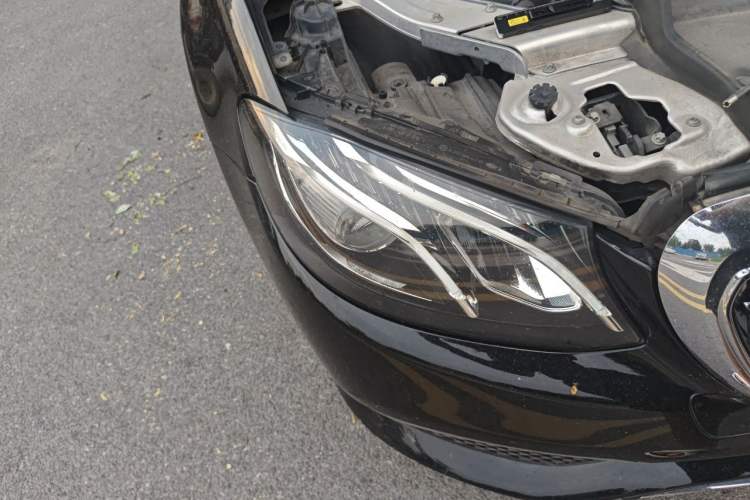 Used Mercedes-Benz E-Class 2016 E 300 L Luxury Model Right Front Headlight