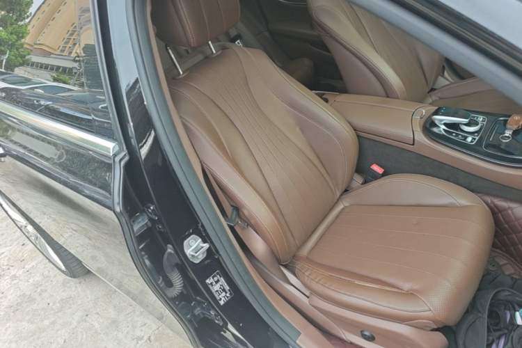Used Mercedes-Benz E-Class 2016 E 300 L Stylish Model Right Front Seat