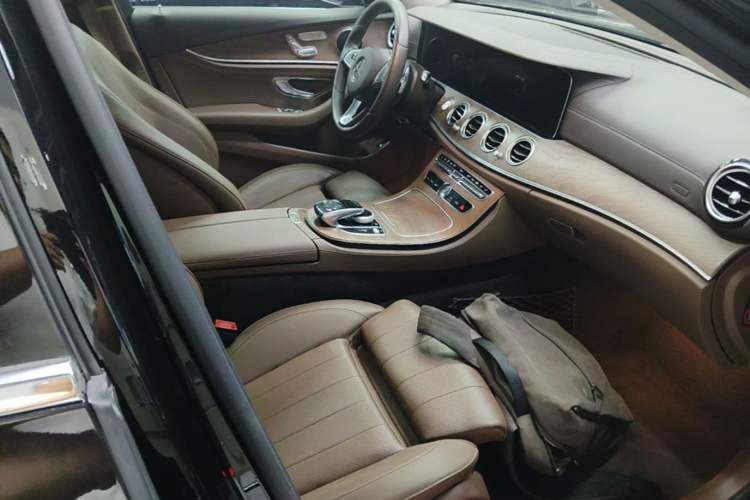Used Mercedes-Benz E-Class 2016 E 200 L Right Front Seat