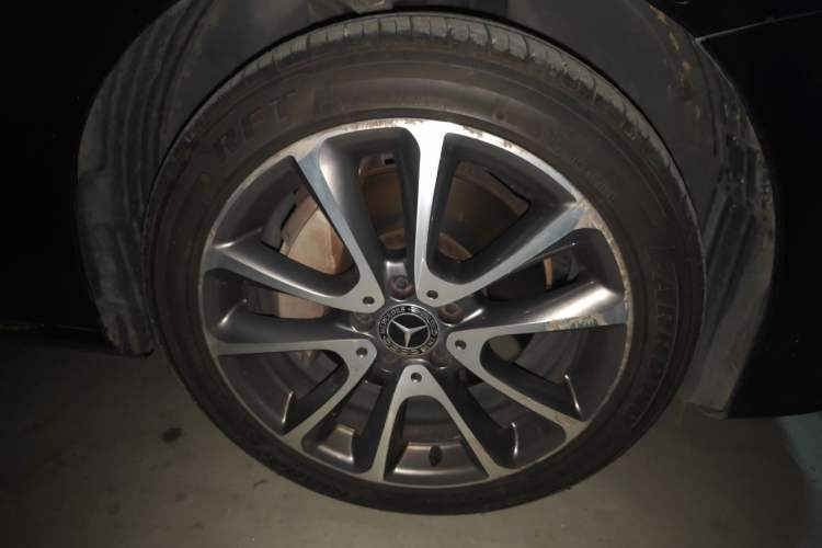 Used Mercedes-Benz E-Class 2016 E 300 L Stylish Model Right Front Wheel Hub