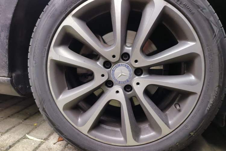 Used Mercedes-Benz E-Class 2016 E 200 L Right Front Wheel Hub
