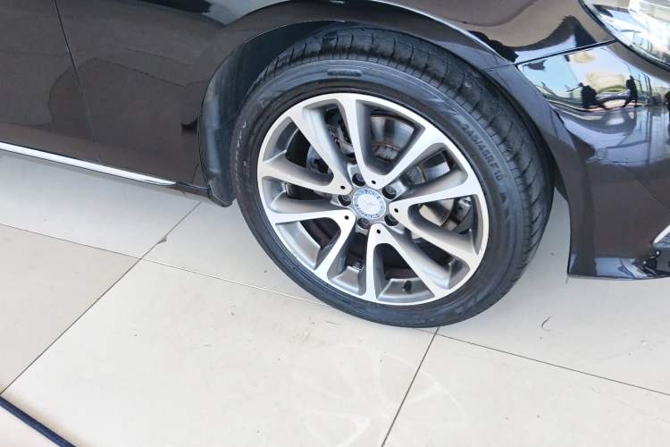 Used Mercedes-Benz E-Class 2016 E 200 L Right Front Wheel Hub