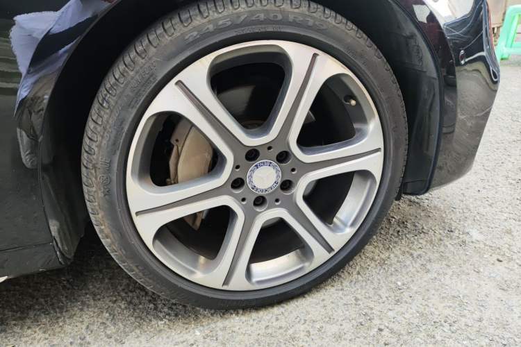 Used Mercedes-Benz E-Class 2016 E 300 L Sport Luxury Model Right Front Wheel Hub