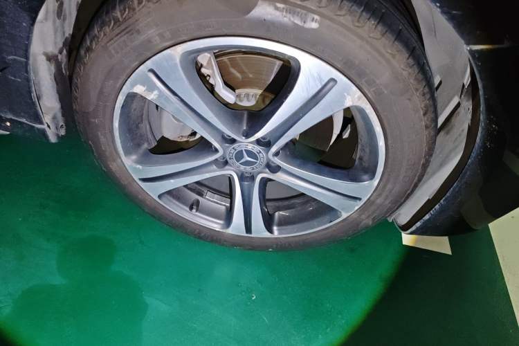 Used Mercedes-Benz E-Class 2016 E 200 L Right Front Wheel Hub