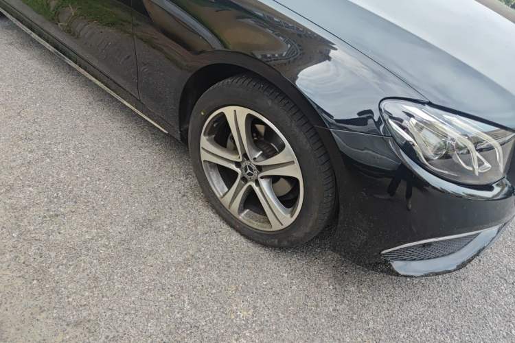 Used Mercedes-Benz E-Class 2016 E 200 L Right Front Wheel Hub