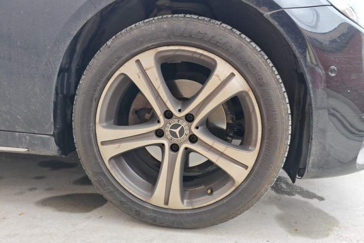 Used Mercedes-Benz E-Class 2016 E 200 L Sport Edition Right Front Wheel Hub