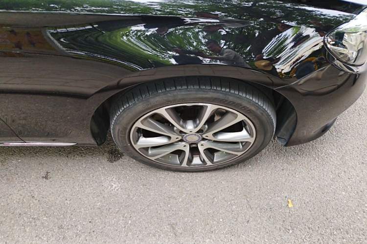 Used Mercedes-Benz E-Class 2016 E 200 L Right Front Wheel Hub
