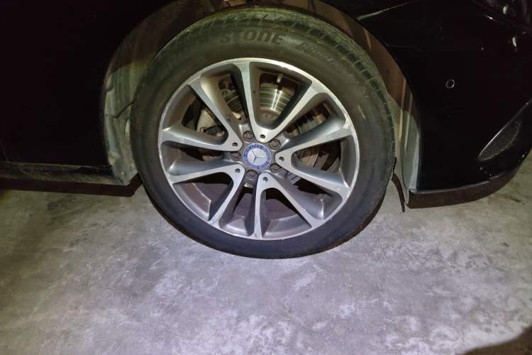 Used Mercedes-Benz E-Class 2016 E 200 L Right Front Wheel Hub
