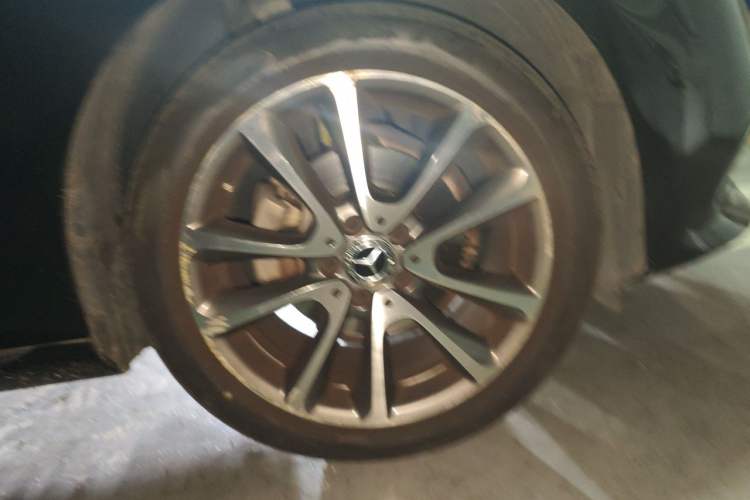 Used Mercedes-Benz E-Class 2016 E 200 L Right Front Wheel Hub