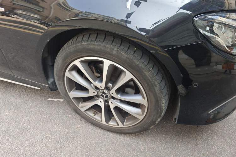 Used Mercedes-Benz E-Class 2016 E 200 L Sport Edition Right Front Wheel Hub