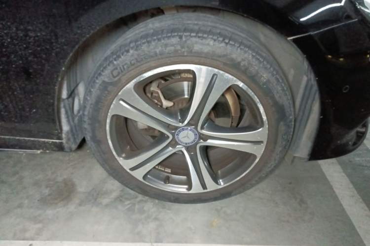 Used Mercedes-Benz E-Class 2016 E 200 L Sport Edition Right Front Wheel Hub