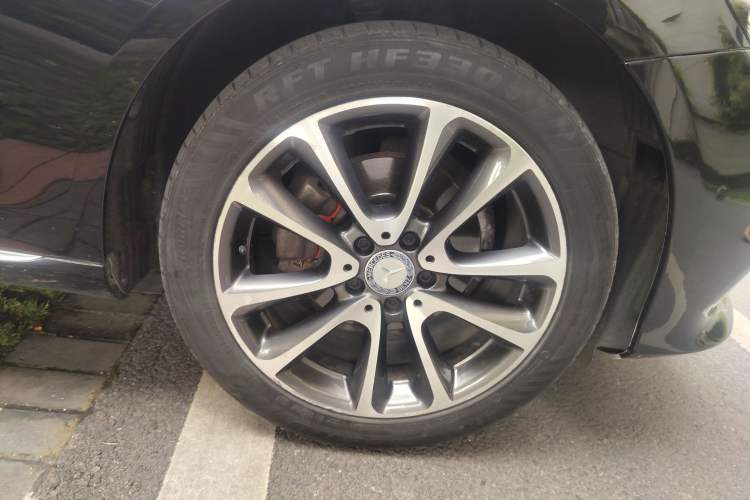 Used Mercedes-Benz E-Class 2016 E 200 L Right Front Wheel Hub