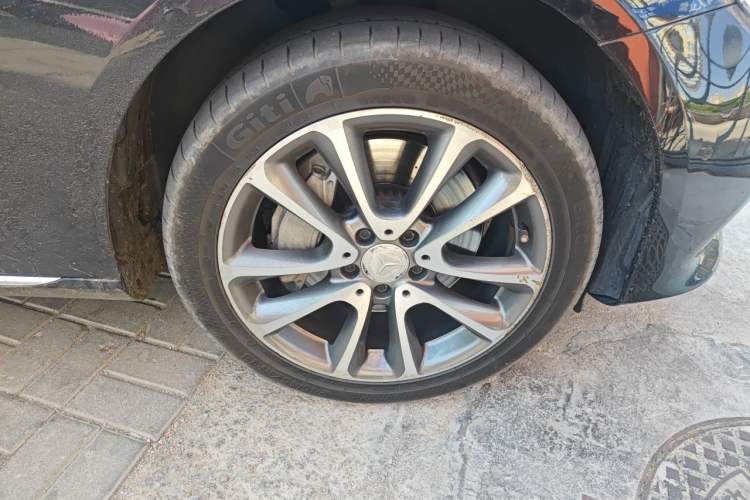 Used Mercedes-Benz E-Class 2016 E 300 L Stylish Model Right Front Wheel Hub