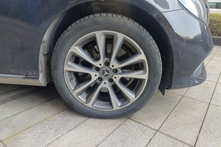 Used Mercedes-Benz E-Class 2016 E 200 L Right Front Wheel Hub