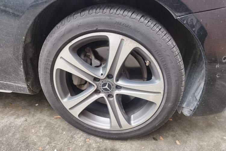 Used Mercedes-Benz E-Class 2016 E 200 L Sport Edition Right Front Wheel Hub