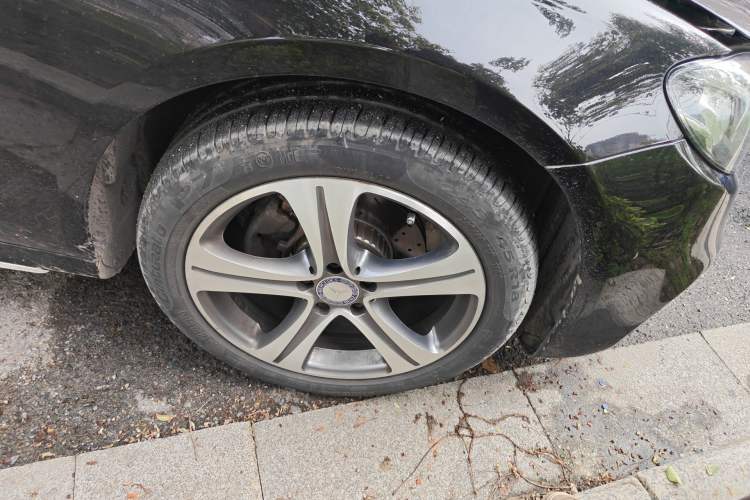 Used Mercedes-Benz E-Class 2016 E 200 L Sport Edition Right Front Wheel Hub