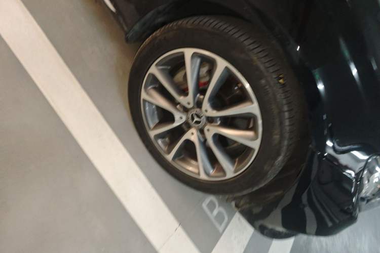 Used Mercedes-Benz E-Class 2016 E 200 L Right Front Wheel Hub