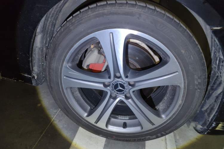 Used Mercedes-Benz E-Class 2016 E 200 L Sport Edition Right Front Wheel Hub