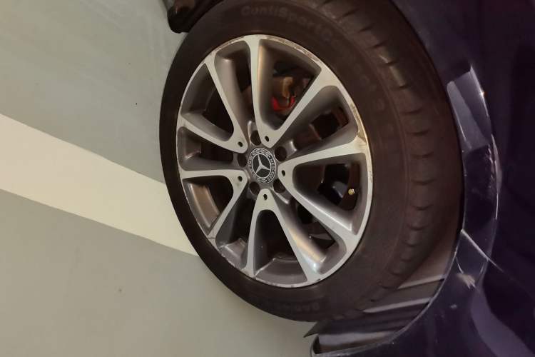 Used Mercedes-Benz E-Class 2016 E 200 L Right Front Wheel Hub