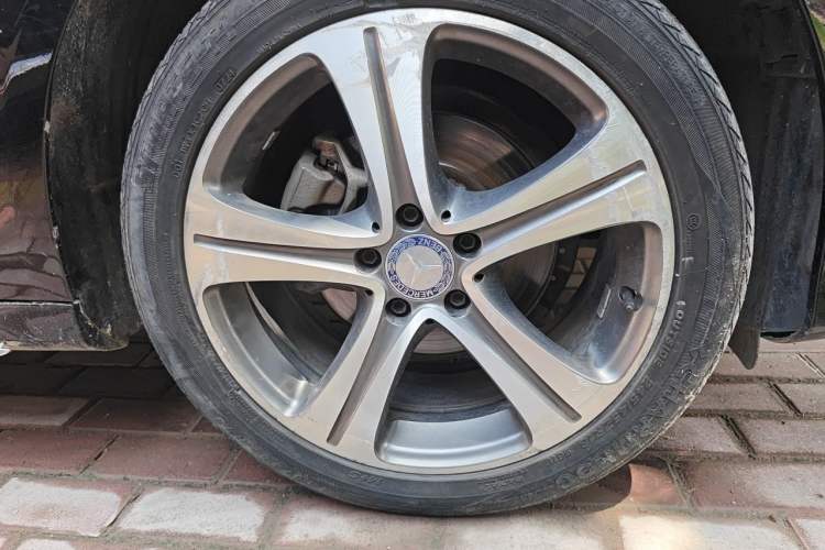 Used Mercedes-Benz E-Class 2016 E 200 L Sport Edition Right Front Wheel Hub