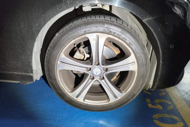 Used Mercedes-Benz E-Class 2016 E 200 L Sport Edition Right Front Wheel Hub