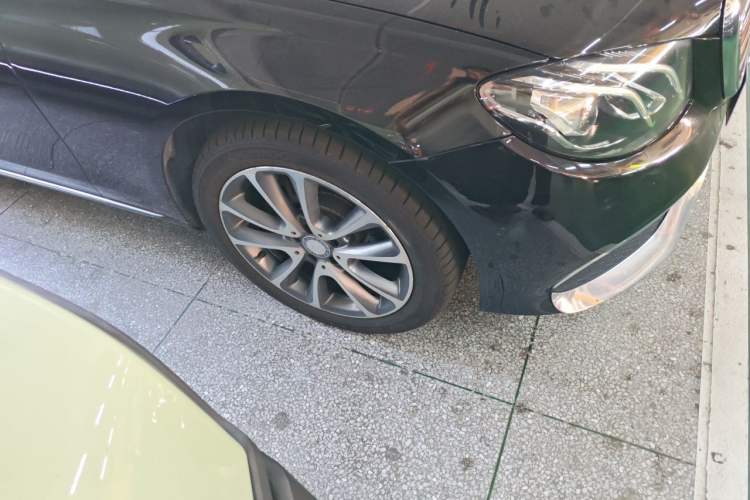 Used Mercedes-Benz E-Class 2016 E 200 L Right Front Wheel Hub