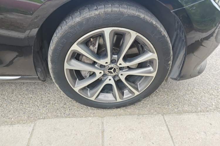 Used Mercedes-Benz E-Class 2016 E 300 L Stylish Model Right Front Wheel Hub