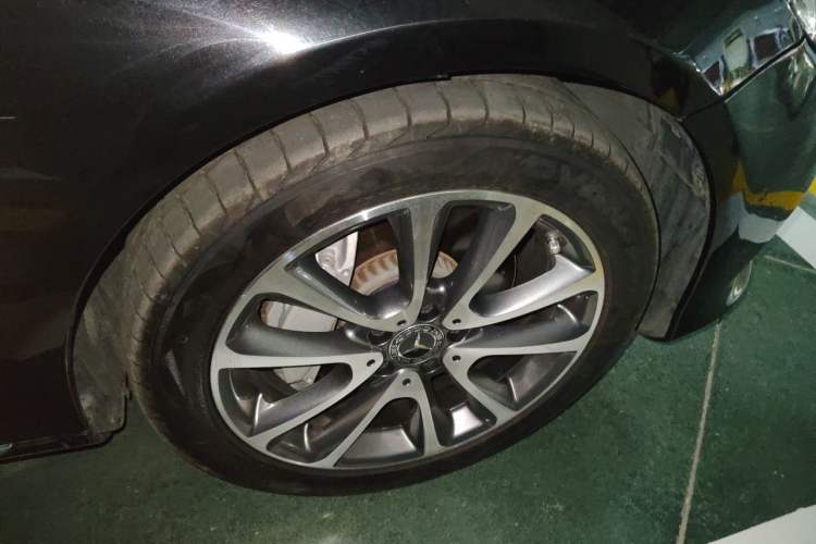 Used Mercedes-Benz E-Class 2016 E 300 L Stylish Model Right Front Wheel Hub