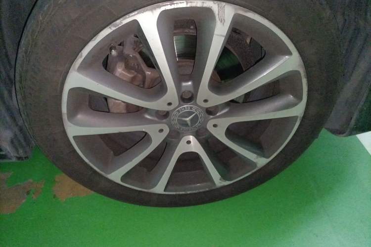 Used Mercedes-Benz E-Class 2016 E 200 L Right Front Wheel Hub