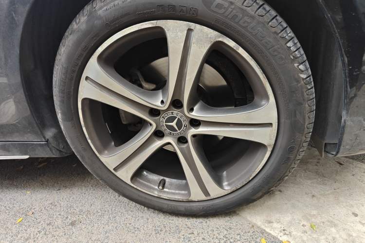Used Mercedes-Benz E-Class 2016 E 200 L Sport Edition Right Front Wheel Hub