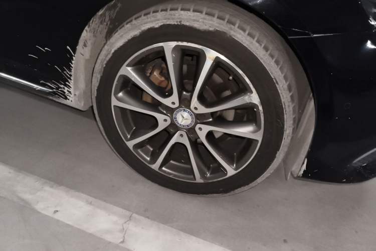 Used Mercedes-Benz E-Class 2016 E 200 L Right Front Wheel Hub