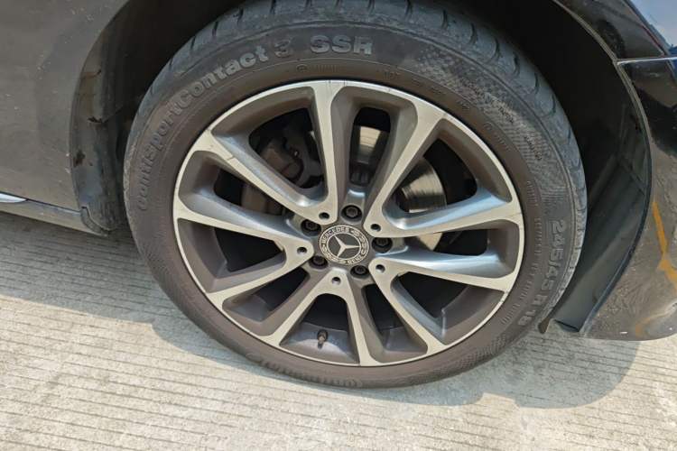 Used Mercedes-Benz E-Class 2016 E 200 L Right Front Wheel Hub