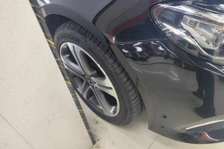 Used Mercedes-Benz E-Class 2016 E 200 L Sport Edition Right Front Wheel Hub