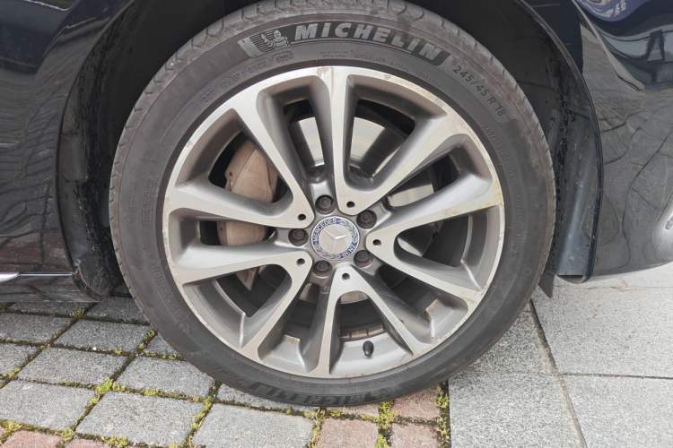 Used Mercedes-Benz E-Class 2016 E 300 L Stylish Model Right Front Wheel Hub