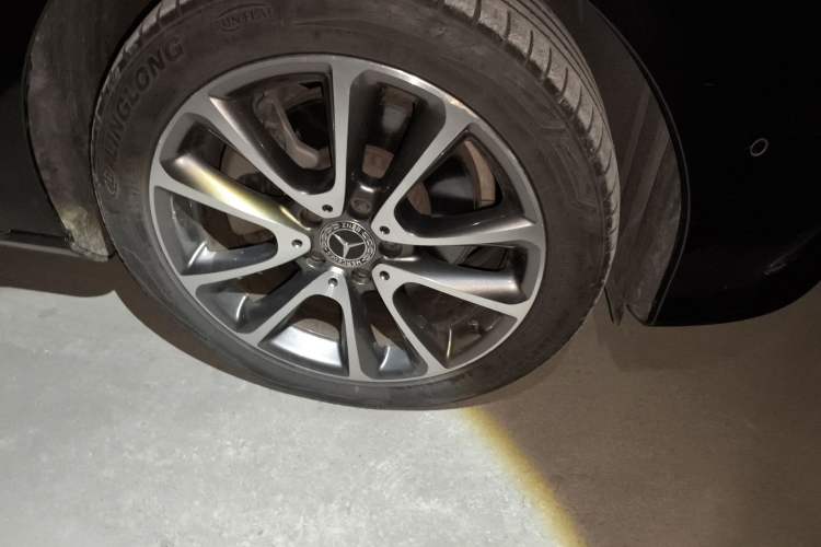 Used Mercedes-Benz E-Class 2016 E 200 L Right Front Wheel Hub