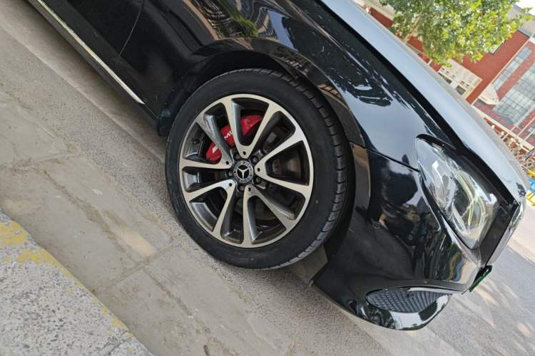 Used Mercedes-Benz E-Class 2016 E 300 L Stylish Model Right Front Wheel Hub