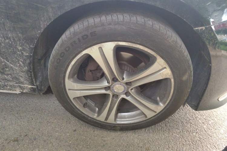 Used Mercedes-Benz E-Class 2016 E 200 L Sport Edition Right Front Wheel Hub