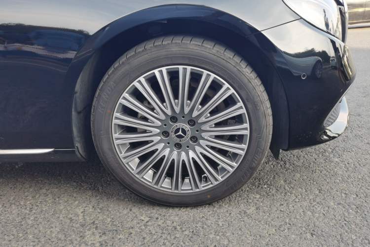 Used Mercedes-Benz E-Class 2016 E 200 L Right Front Wheel Hub