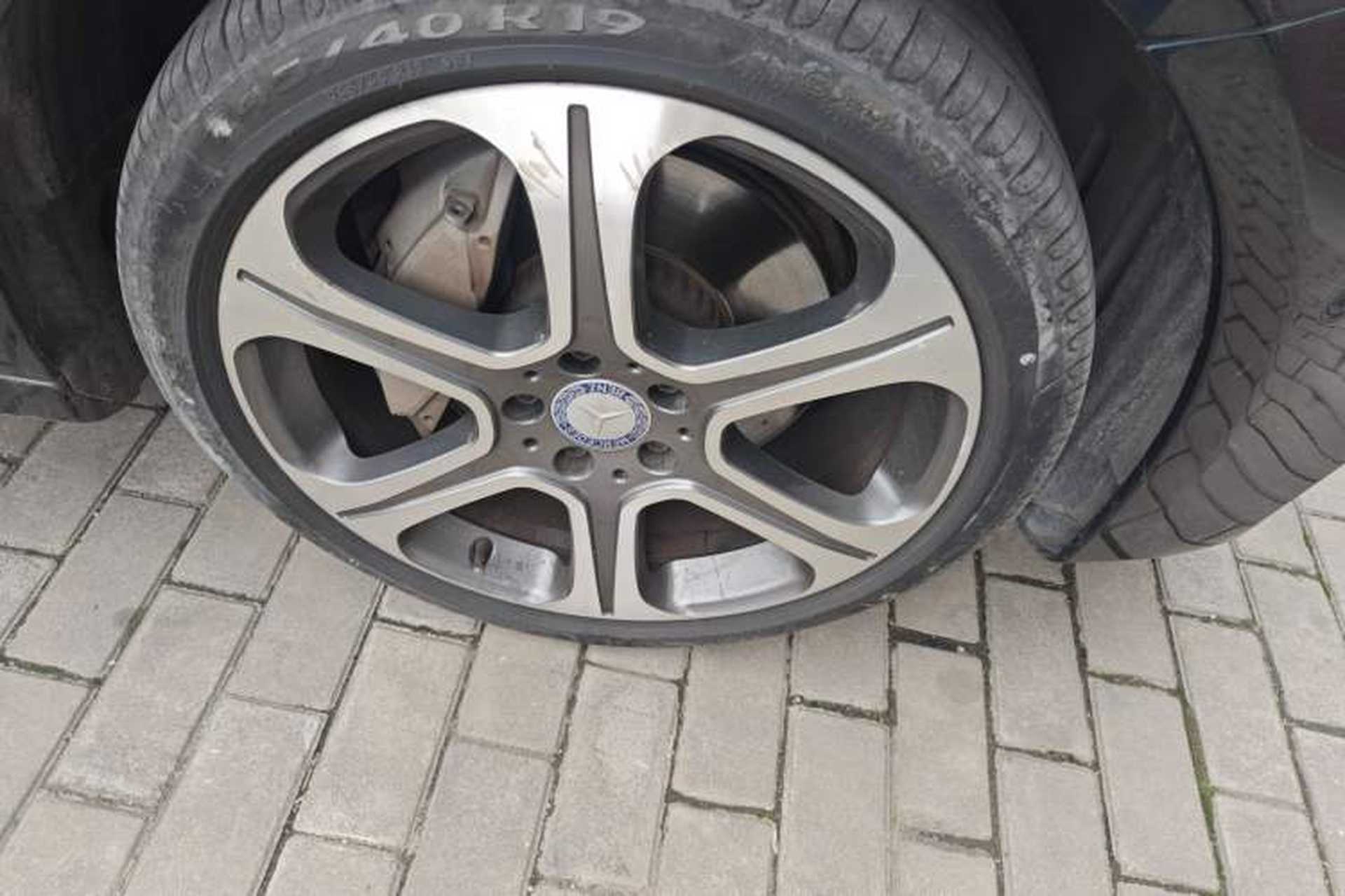 Used Mercedes-Benz E-Class 2016 E 300 L Sporty and Stylish Model Right Front Wheel Hub