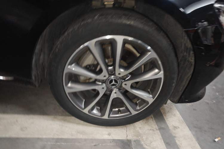 Used Mercedes-Benz E-Class 2016 E 200 L Right Front Wheel Hub
