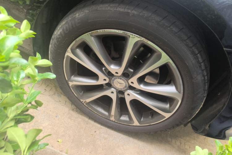 Used Mercedes-Benz E-Class 2016 E 200 L Right Front Wheel Hub
