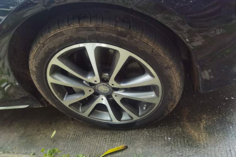 Used Mercedes-Benz E-Class 2016 E 300 L Stylish Model Right Front Wheel Hub