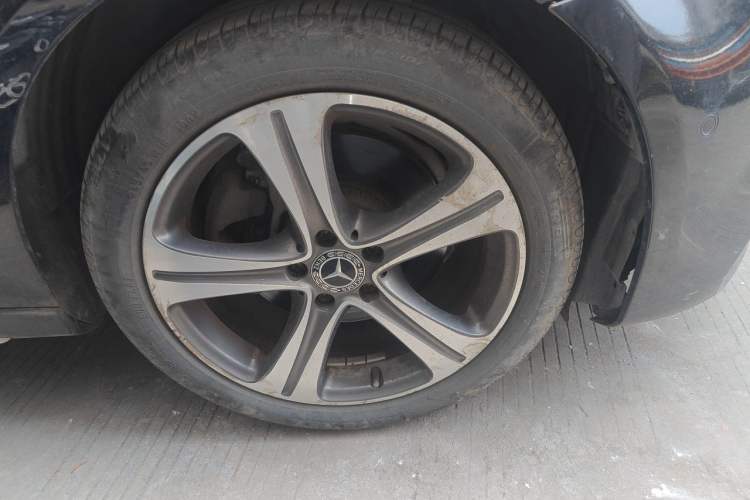 Used Mercedes-Benz E-Class 2016 E 200 L Sport Edition Right Front Wheel Hub