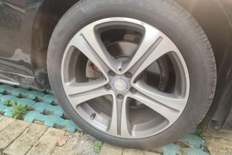 Used Mercedes-Benz E-Class 2016 E 200 L Sport Edition Right Front Wheel Hub