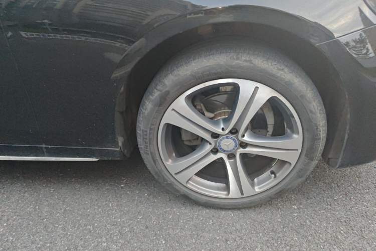 Used Mercedes-Benz E-Class 2016 E 200 L Sport Edition Right Front Wheel Hub