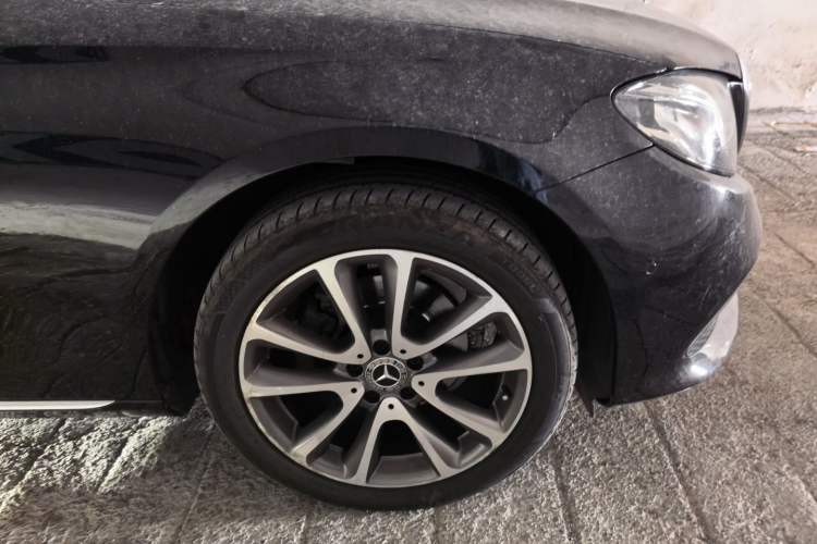 Used Mercedes-Benz E-Class 2016 E 200 L Right Front Wheel Hub