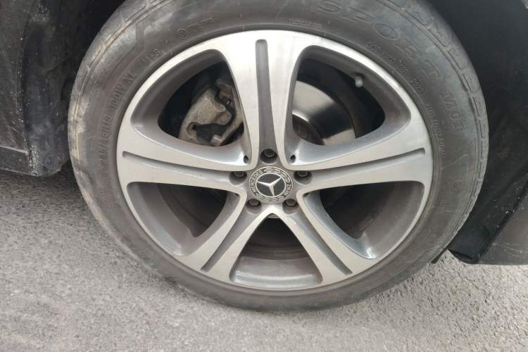 Used Mercedes-Benz E-Class 2016 E 200 L Sport Edition Right Front Wheel Hub