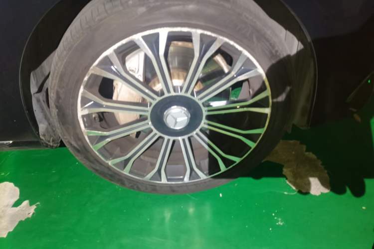 Used Mercedes-Benz E-Class 2016 E 300 L Sport Luxury Model Right Front Wheel Hub