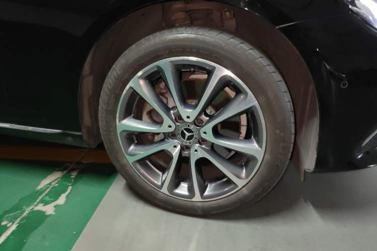 Used Mercedes-Benz E-Class 2016 E 200 L Right Front Wheel Hub