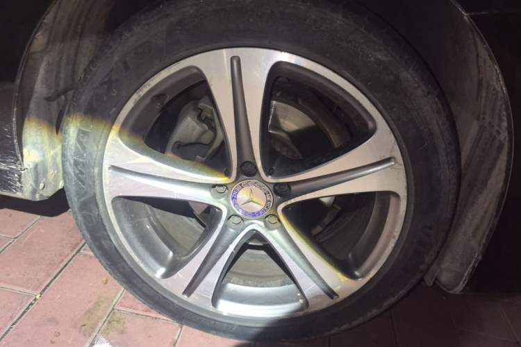 Used Mercedes-Benz E-Class 2016 E 200 L Sport Edition Right Front Wheel Hub